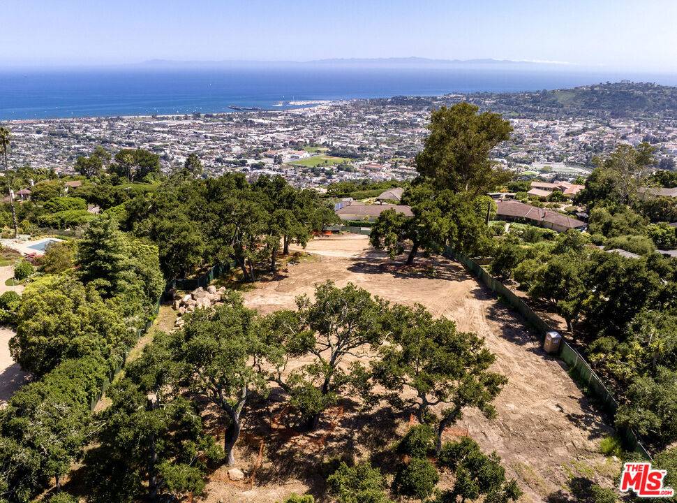 Santa Barbara, CA 93103,1326 Hillcrest RD