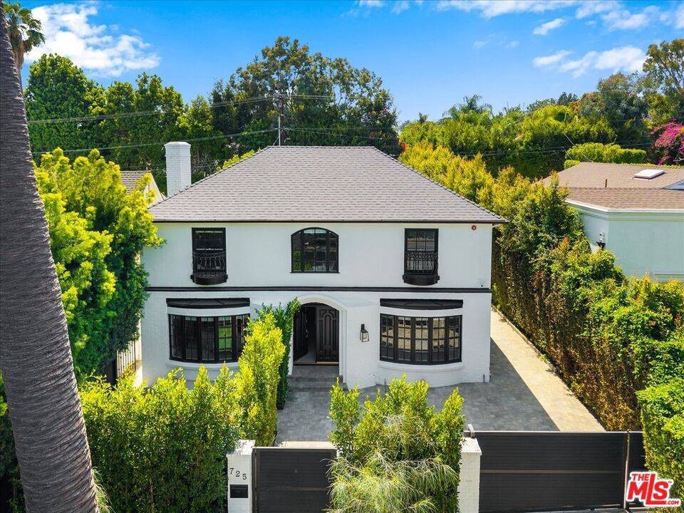 725 N Doheny DR, Beverly Hills, CA 90210