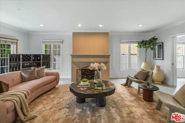 Beverly Hills, CA 90210,725 N Doheny DR