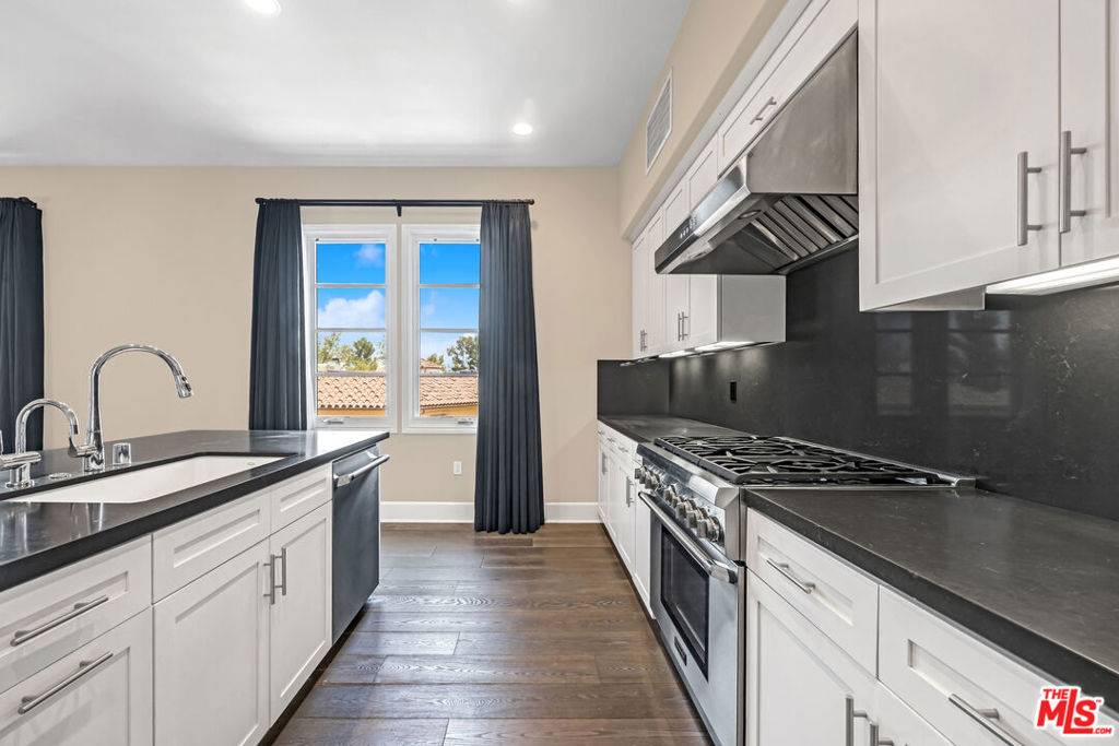 Calabasas, CA 91302,23500 Park Sorrento #H41