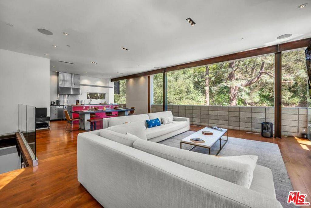 10060 Westwanda DR, Beverly Hills, CA 90210