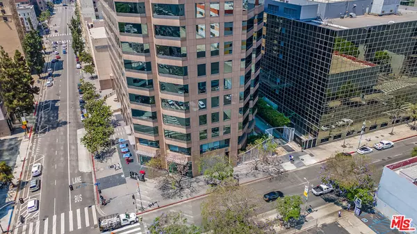 Los Angeles, CA 90017,801 S Grand AVE #2202