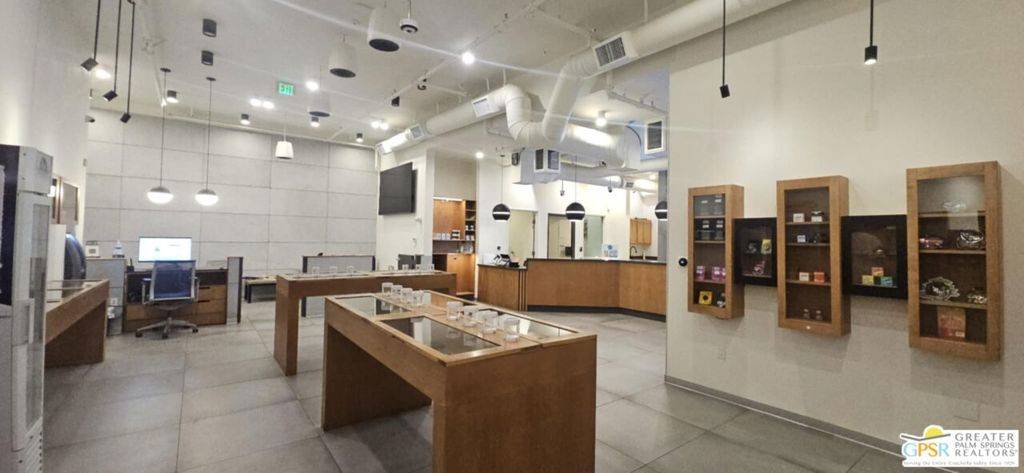 Palm Springs, CA 92262,290 W San Rafael PL