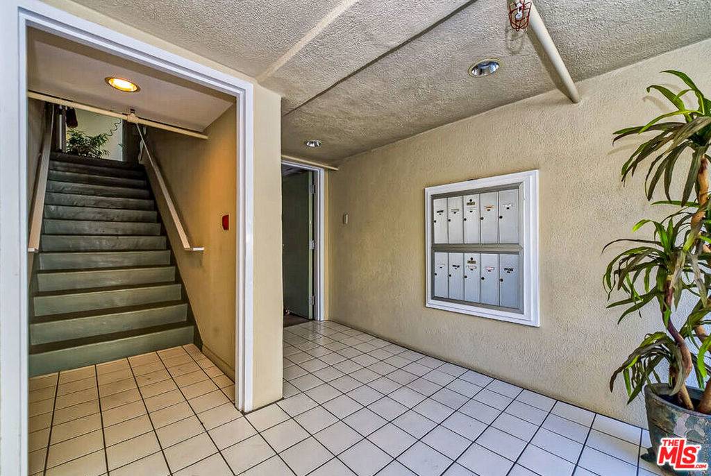 Marina Del Rey, CA 90292,4403 Ocean Front WALK #104