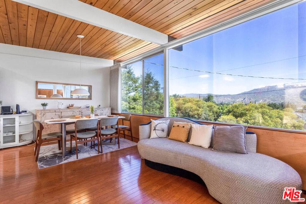 Sunland, CA 91040,8554 Day ST