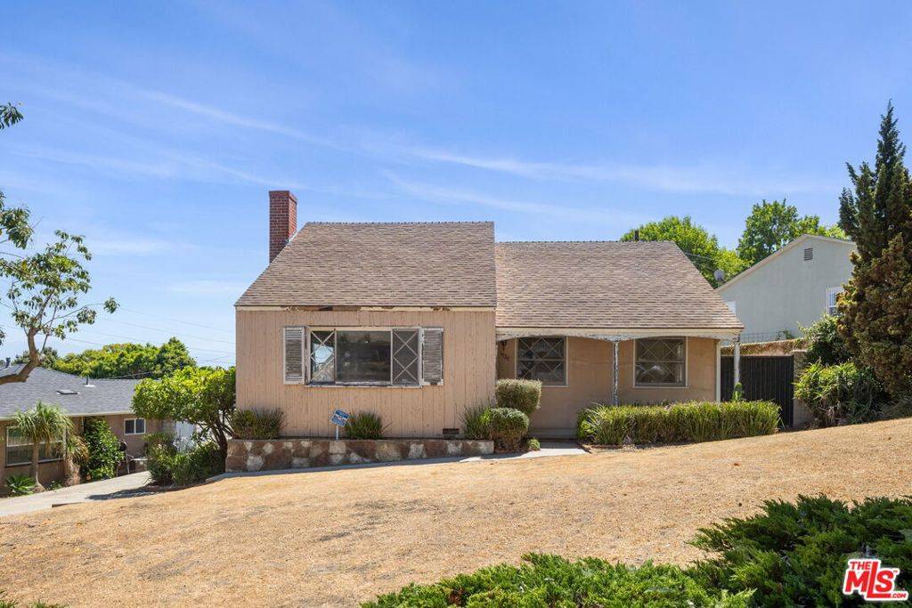 Los Angeles, CA 90008,3926 S Ridgeley DR