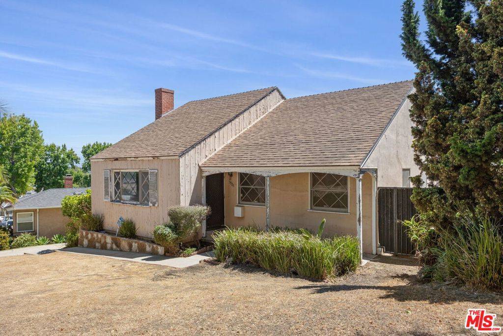Los Angeles, CA 90008,3926 S Ridgeley DR