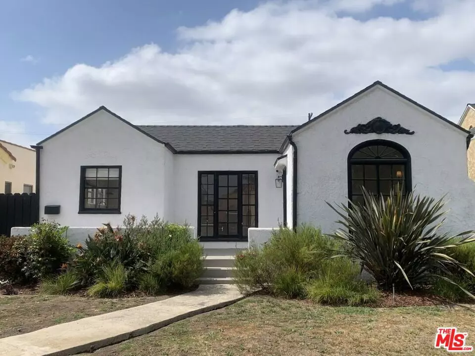 Los Angeles, CA 90047,2032 W 80th ST