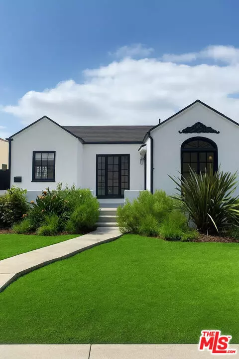 Los Angeles, CA 90047,2032 W 80th ST