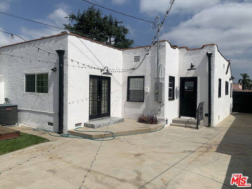 Los Angeles, CA 90047,2032 W 80th ST