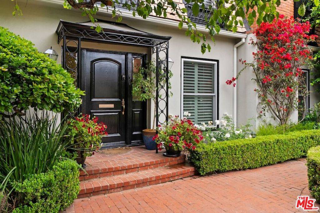 Los Angeles, CA 90024,11051 Strathmore DR #1