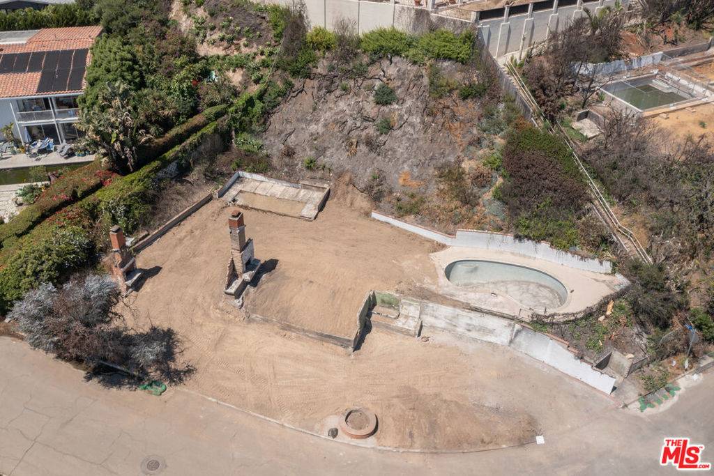 Pacific Palisades, CA 90272,300 Arno WAY