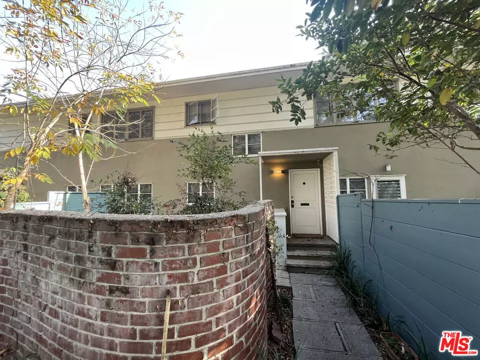 Los Angeles, CA 90016,5162 1/2 Village