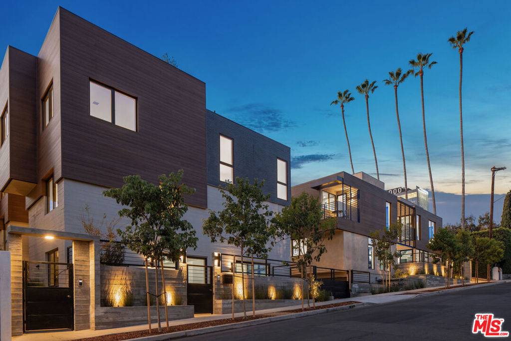 919 Hilldale AVE, West Hollywood, CA 90069