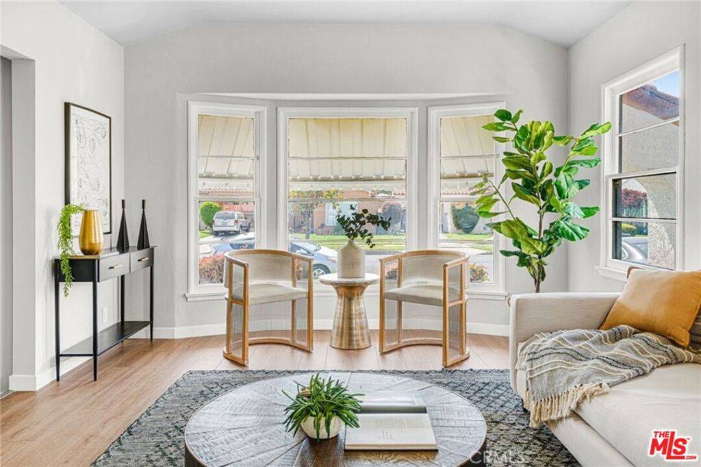 Los Angeles, CA 90047,8810 S Gramercy PL