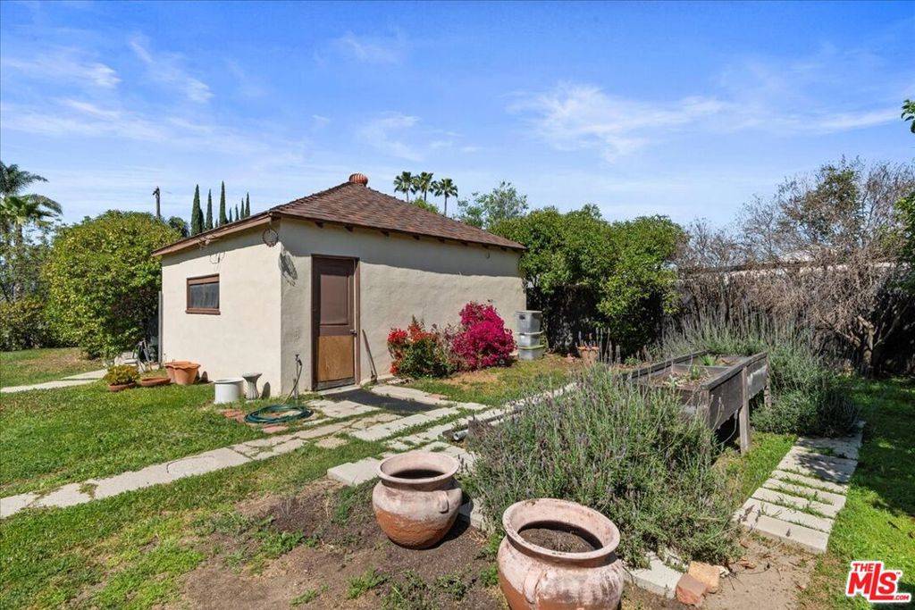 Tarzana, CA 91356,5454 Aura AVE