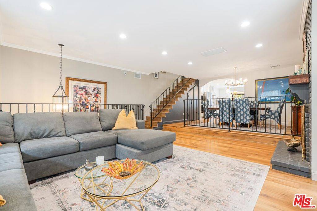 18100 Burbank BLVD #26, Tarzana, CA 91356