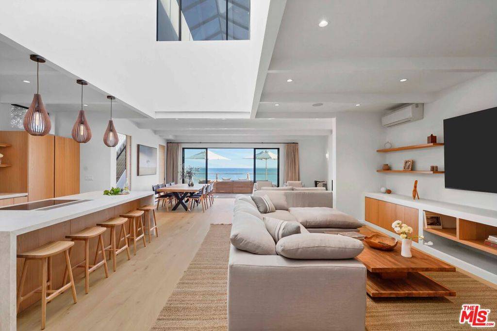 Malibu, CA 90265,31376 Broad Beach RD