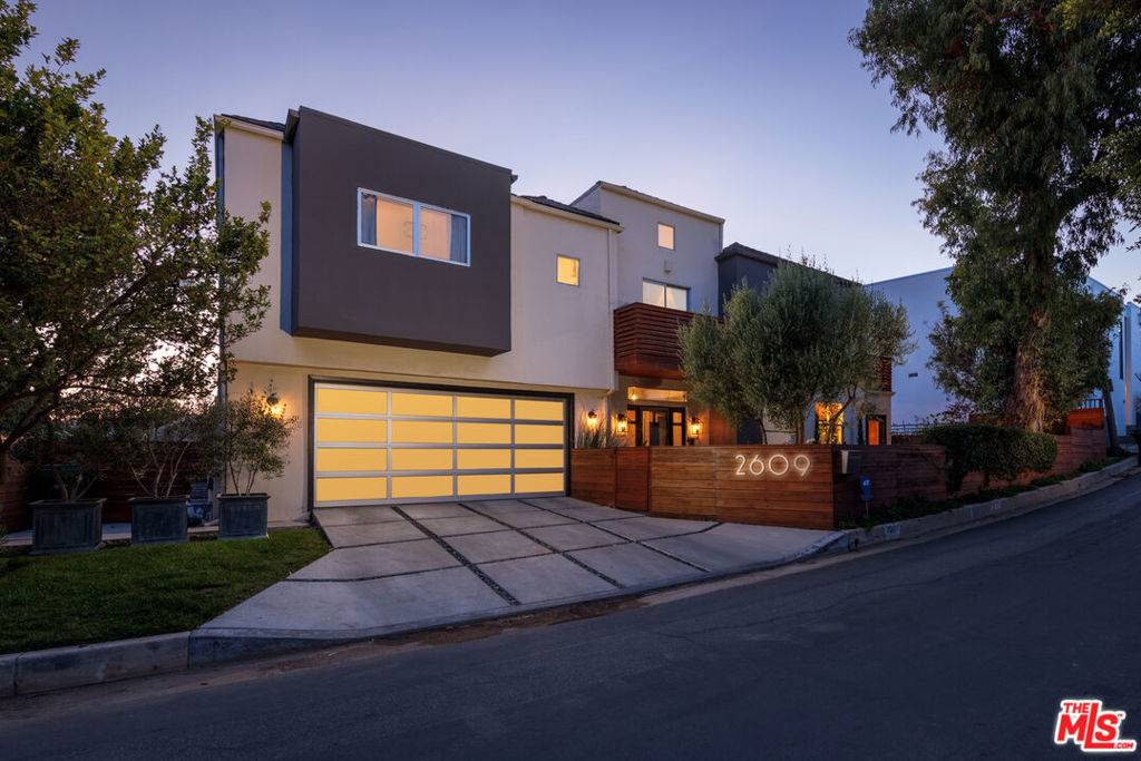 2609 Creston DR, Los Angeles, CA 90068