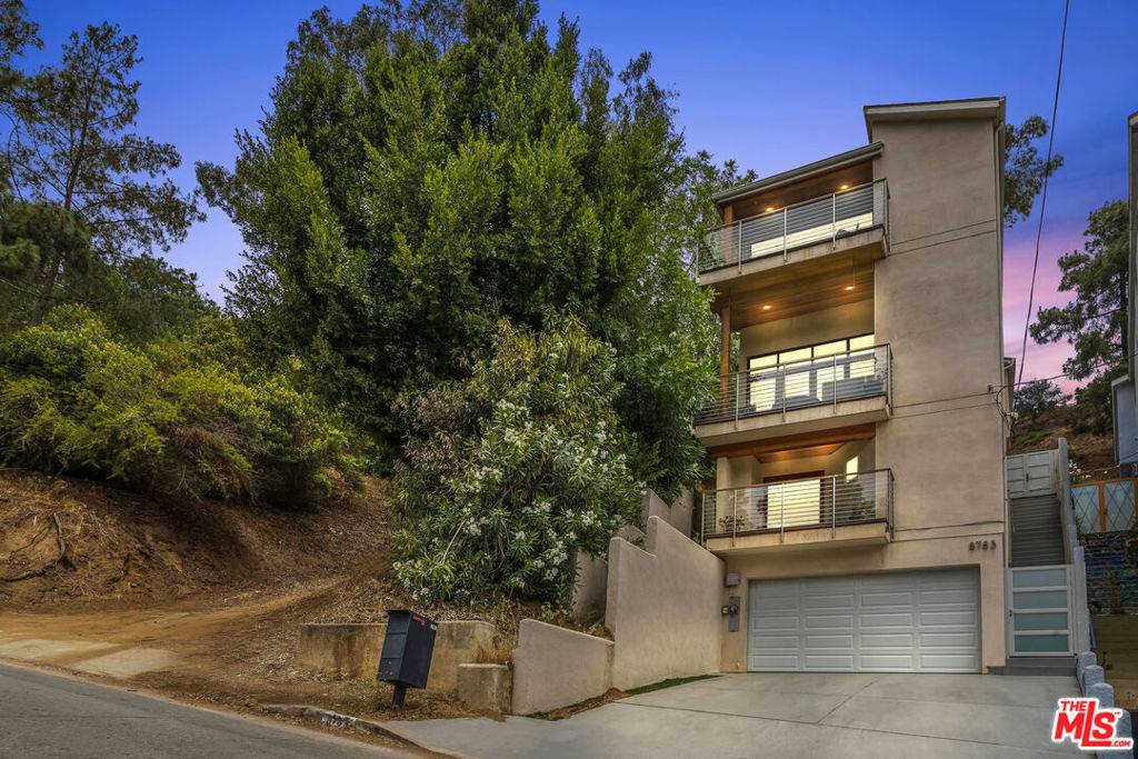 Los Angeles, CA 90046,8783 Lookout Mountain AVE