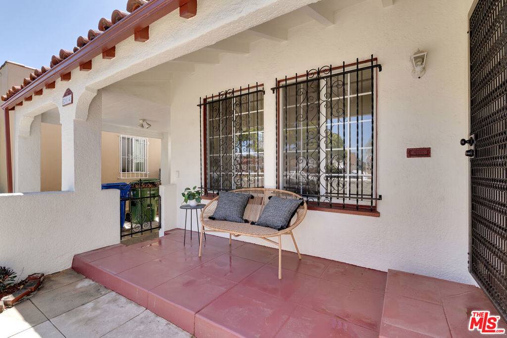 Los Angeles, CA 90047,2014 W 81st ST