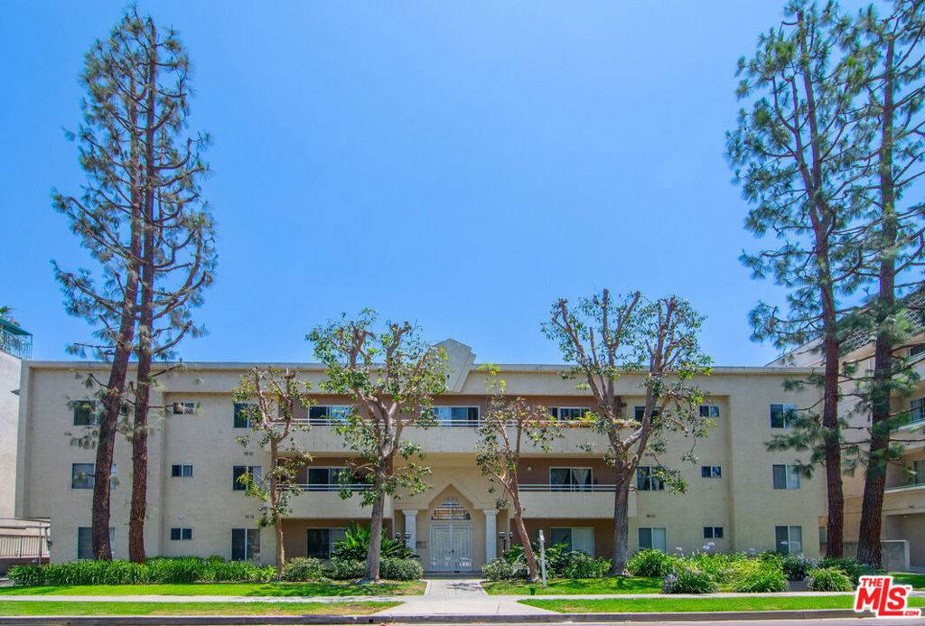 Sherman Oaks, CA 91423,4358 Mammoth AVE #26
