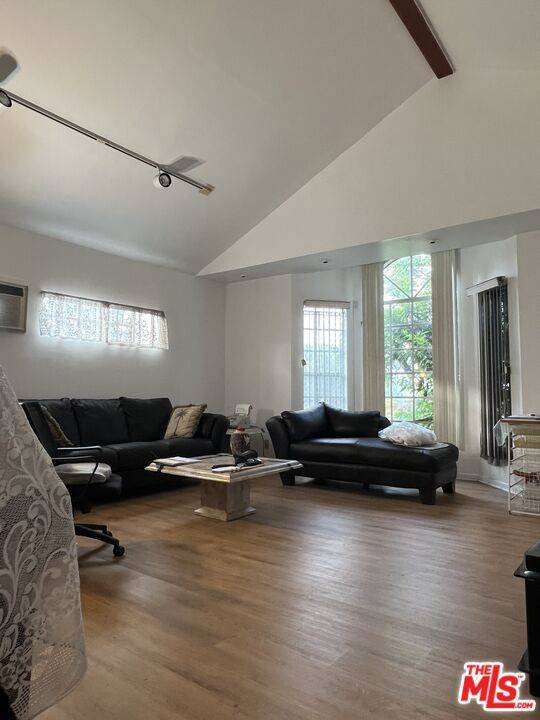 Los Angeles, CA 90066,3973 Coolidge AVE