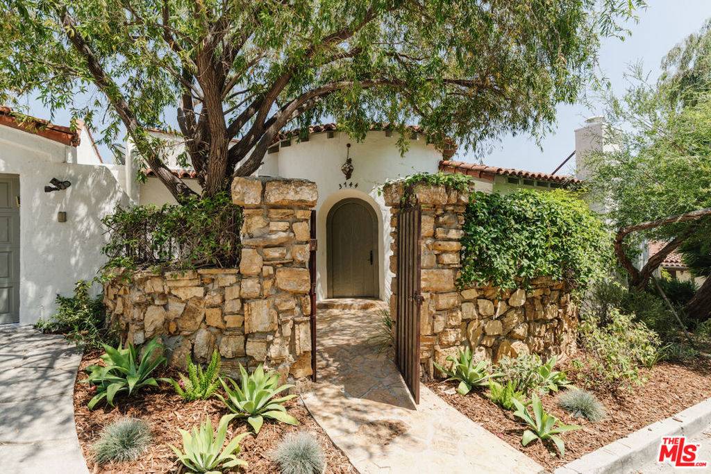 3744 Clayton AVE, Los Angeles, CA 90027