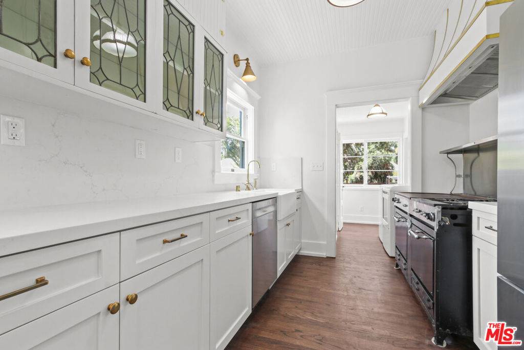 Venice, CA 90291,221 Market ST
