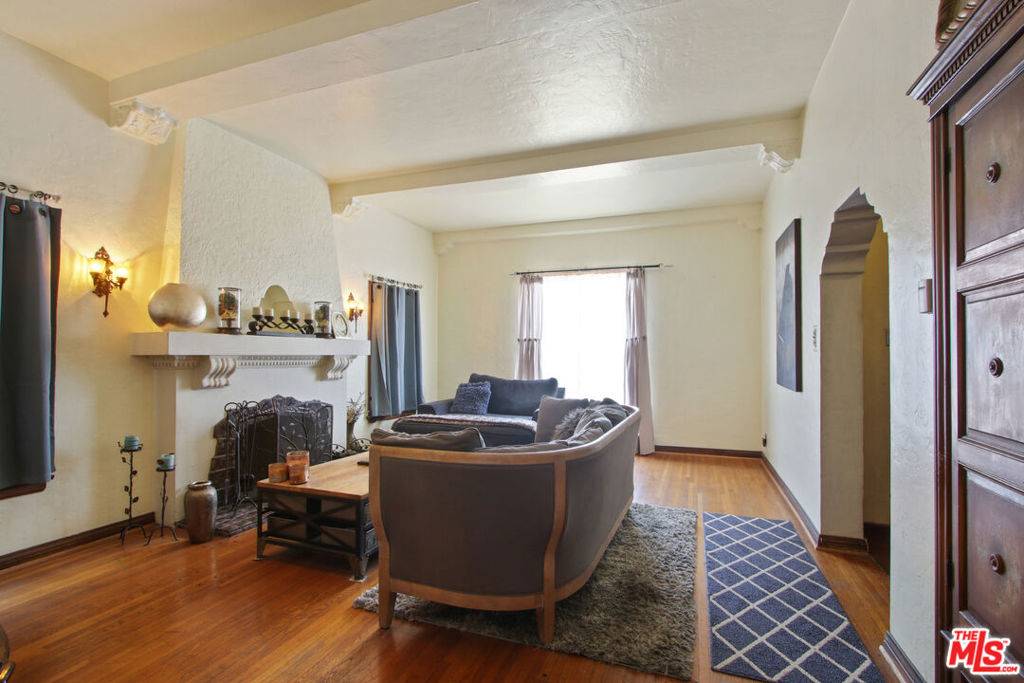 Los Angeles, CA 90044,1248 W 82nd ST
