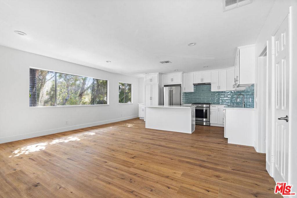 Venice, CA 90291,614 6th AVE #3