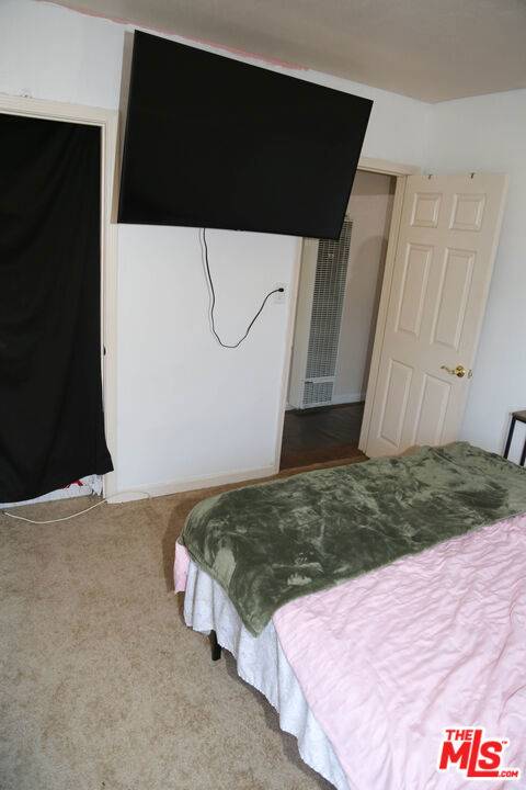 Bellflower, CA 90706,13603 Clark AVE