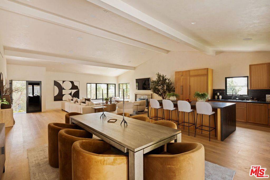 Los Angeles, CA 90046,8628 Edwin DR
