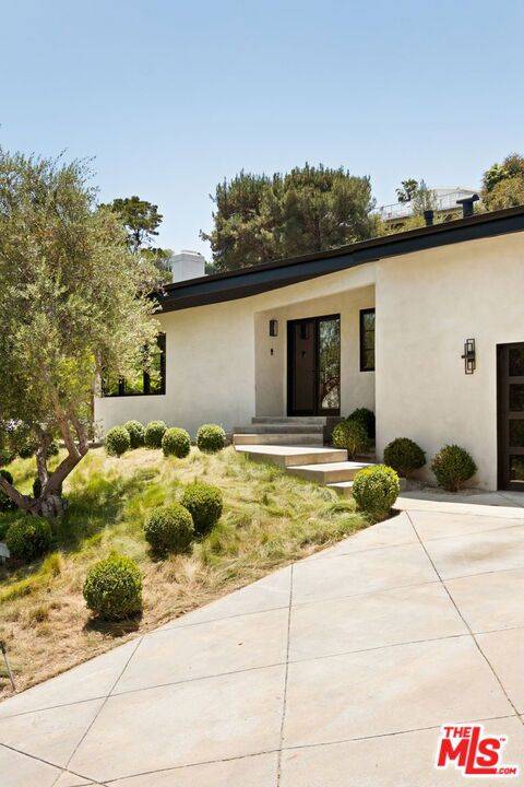 Los Angeles, CA 90046,8628 Edwin DR