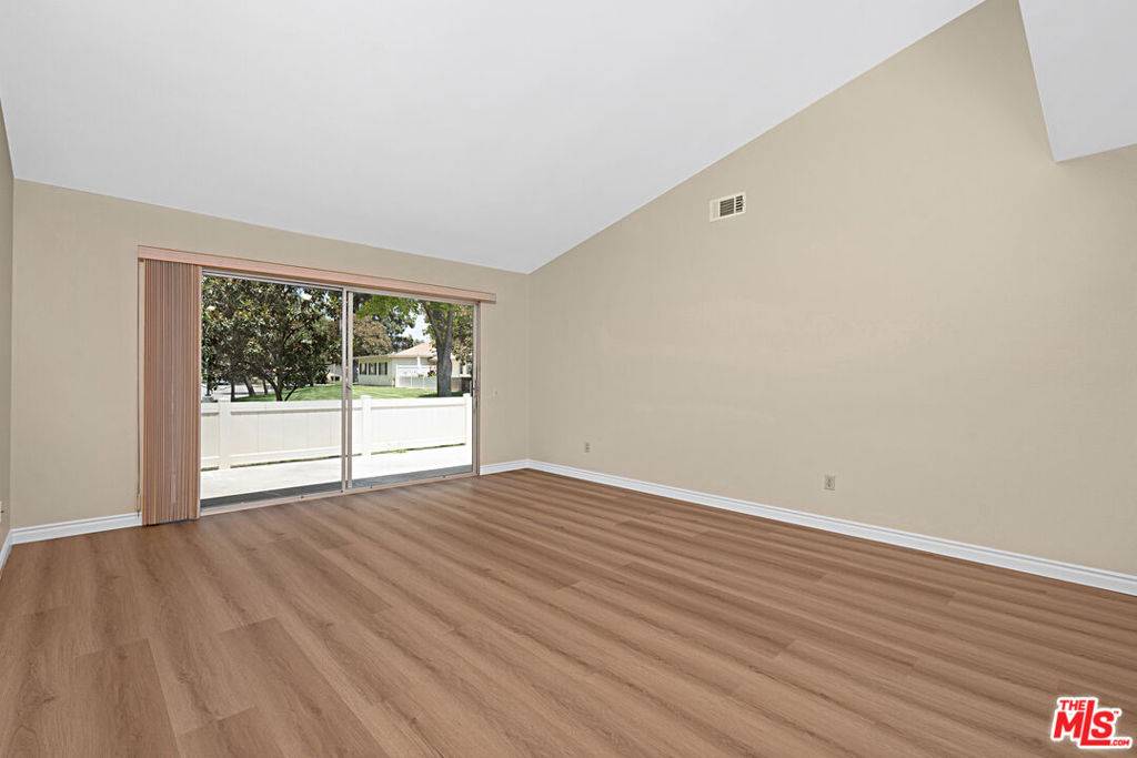 Camarillo, CA 93012,25126 Village 25