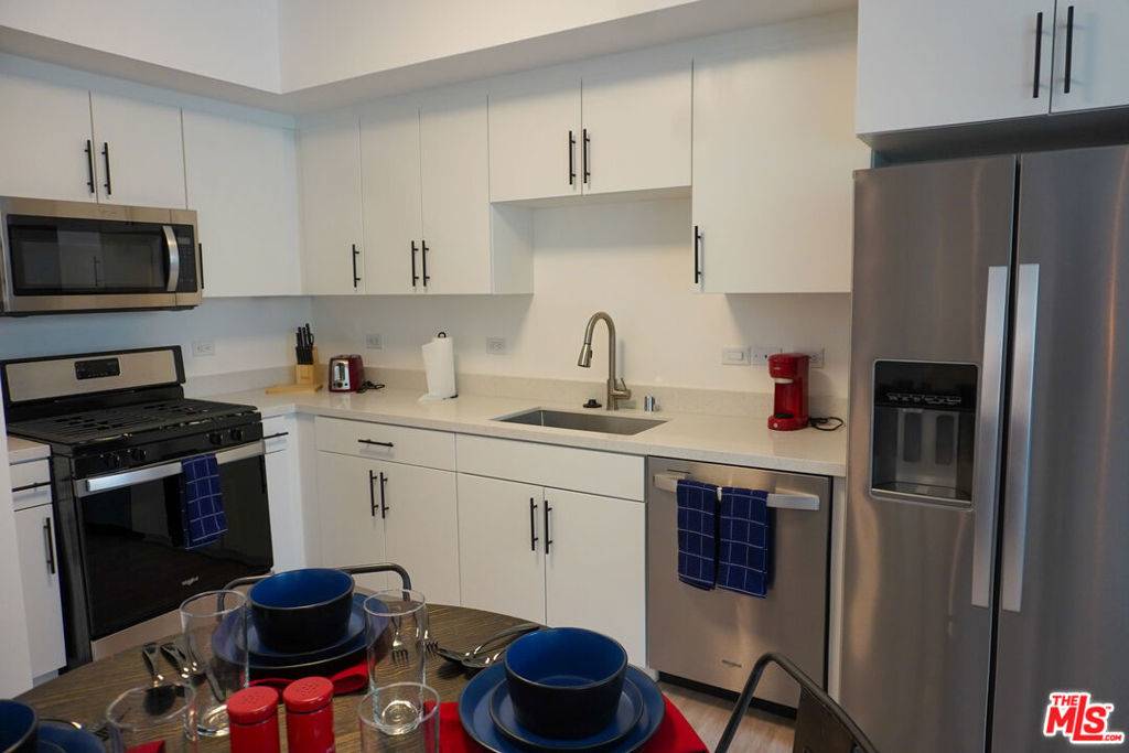 El Monte, CA 91731,10568 Promenade Gateway #526