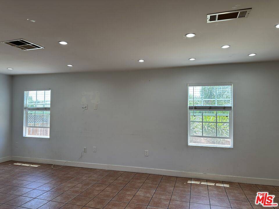 North Hollywood, CA 91606,12703 Welby WAY