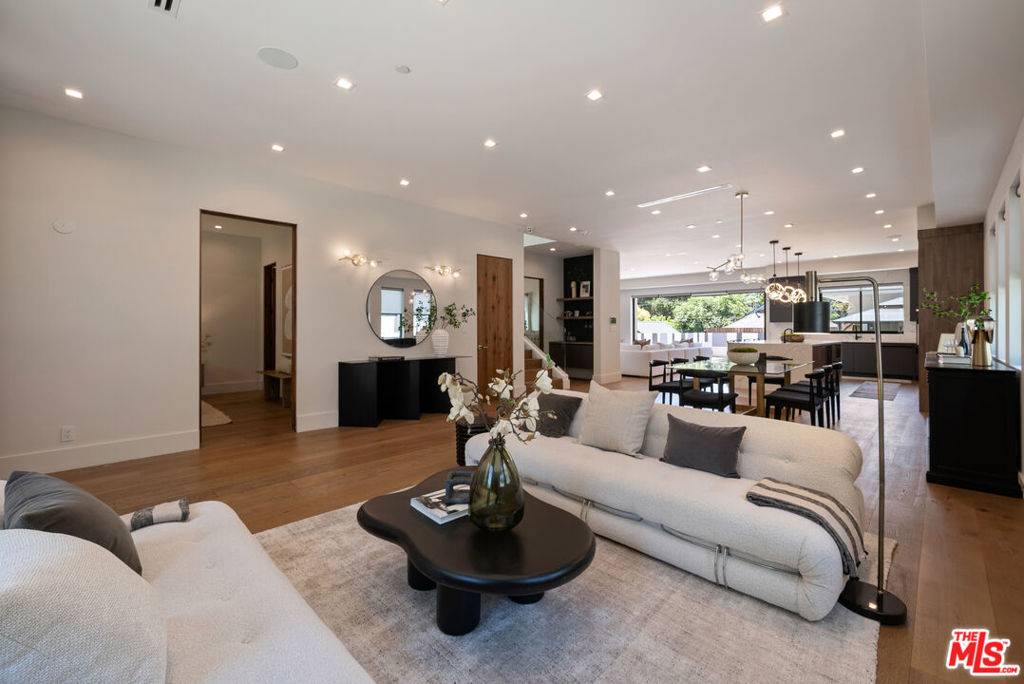 Studio City, CA 91602,4299 Elmer AVE