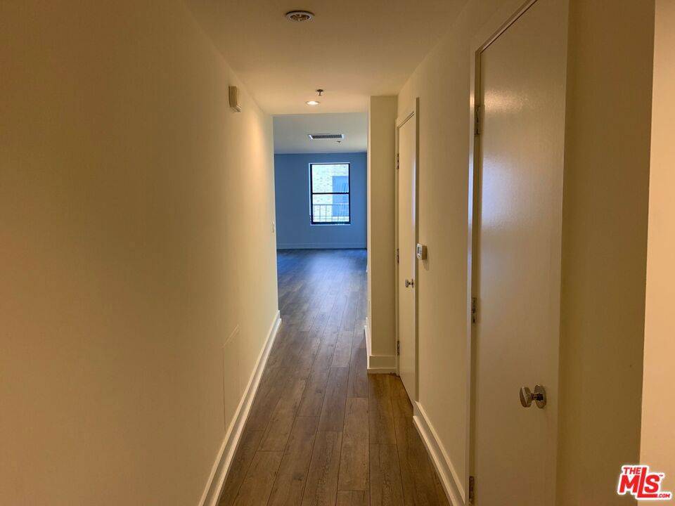 Los Angeles, CA 90017,727 W 7th ST #826