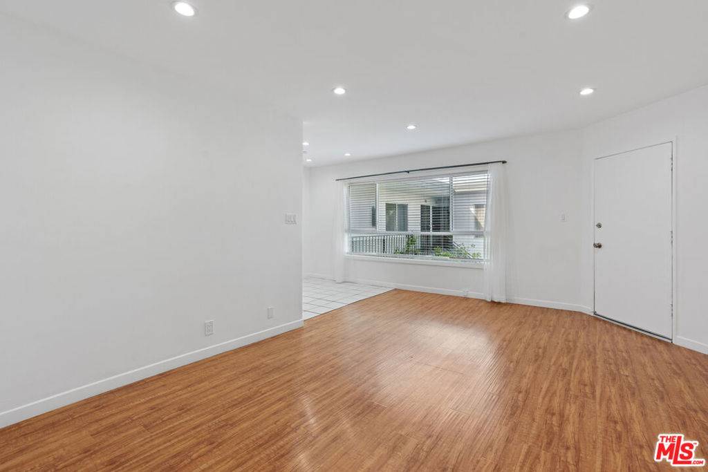 Los Angeles, CA 90016,5468 Blackwelder ST ##8