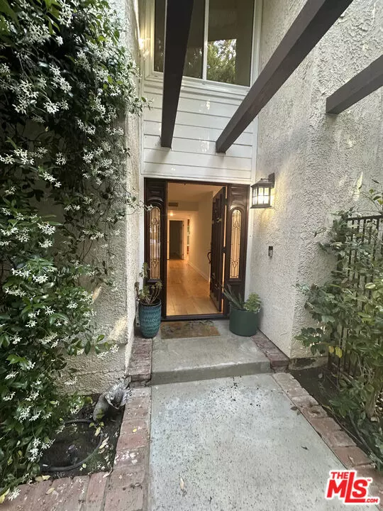 Calabasas, CA 91302,23444 Park Hermosa
