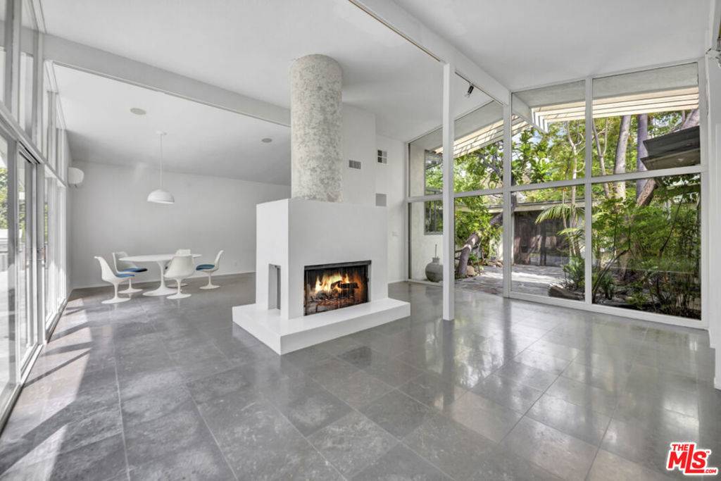 30611 Las Estrellas DR, Malibu, CA 90265