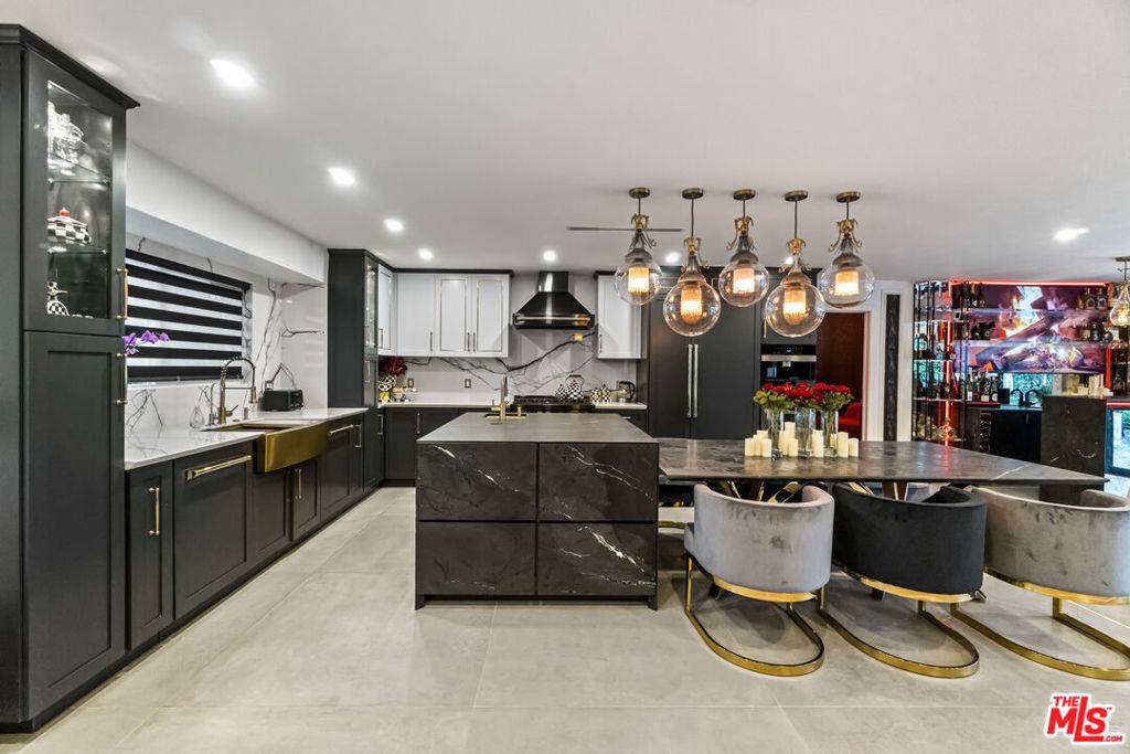 West Hills, CA 91307,23426 Balmoral LN