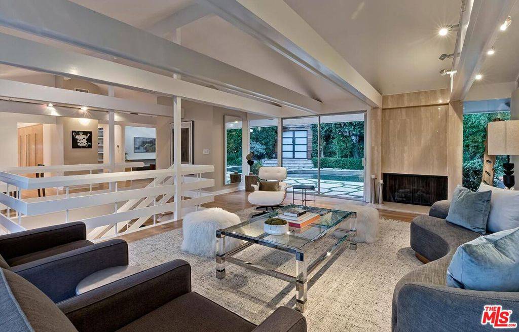 Beverly Hills, CA 90210,9316 Beverly Crest DR