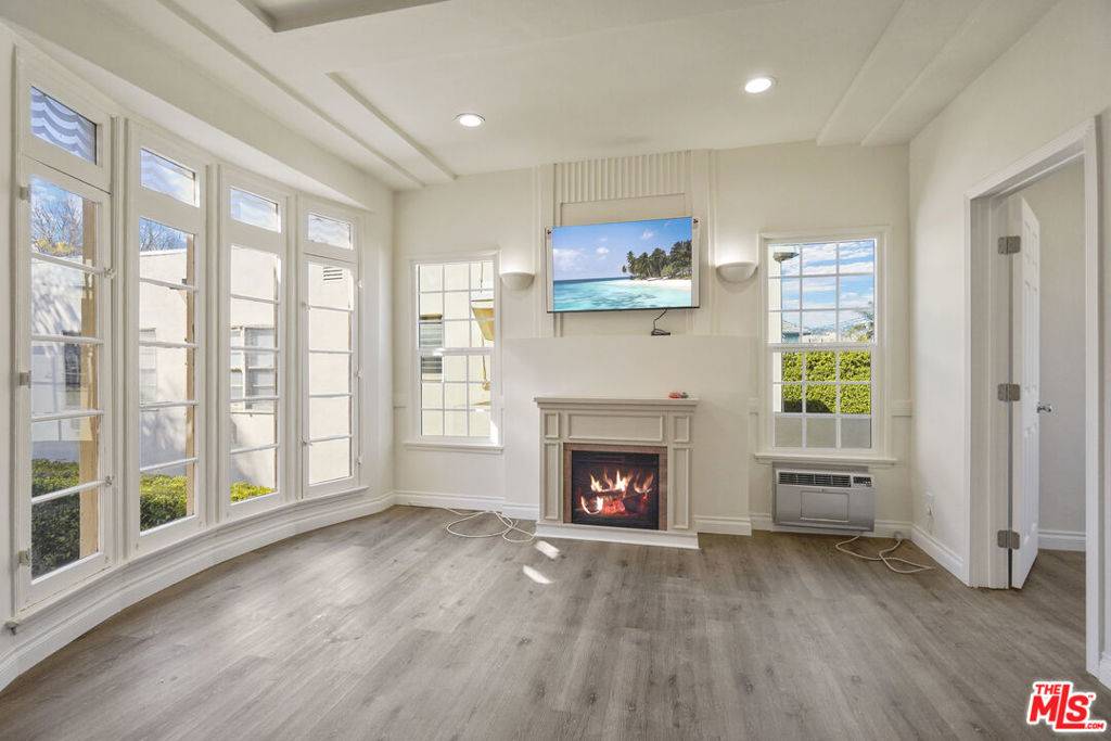 228 S REEVES DR #C, Beverly Hills, CA 90212