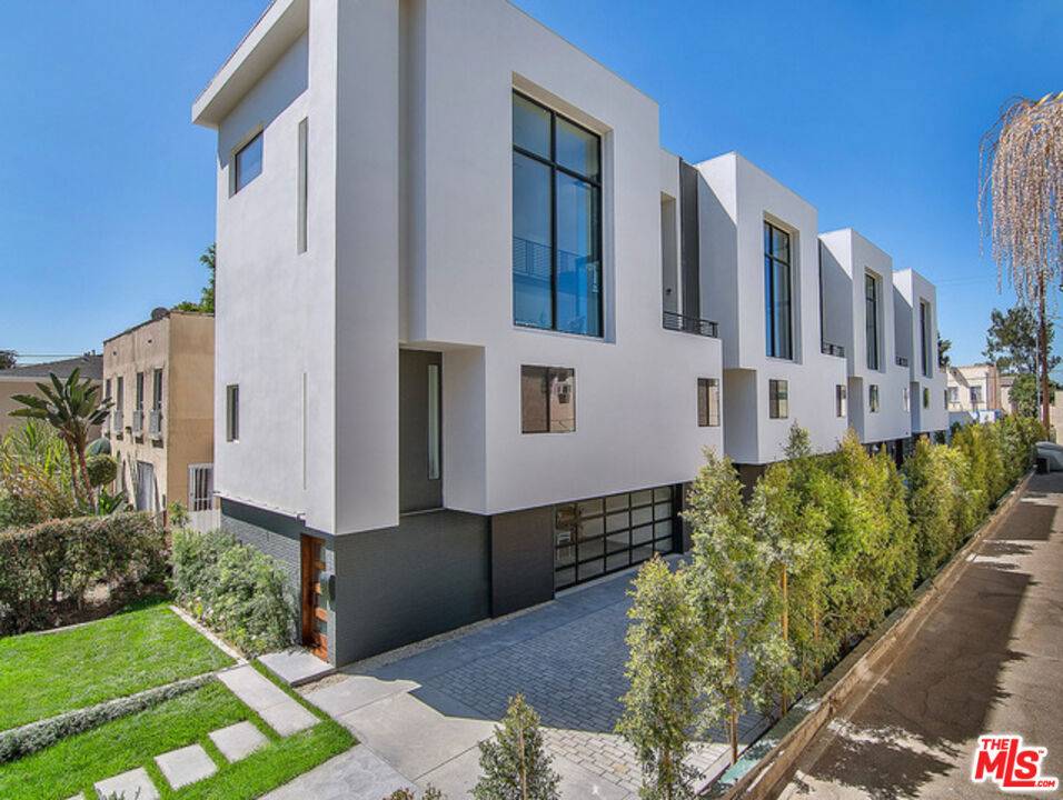 5002 N Patagonia CT, Los Angeles, CA 90004