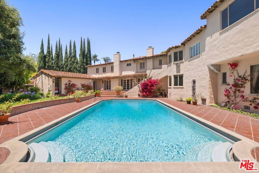 1029 Chevy Chase DR, Beverly Hills, CA 90210