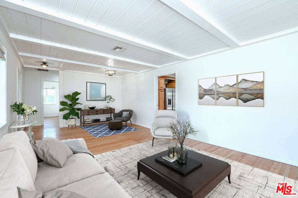 Woodland Hills, CA 91364,5353 Don Pio DR