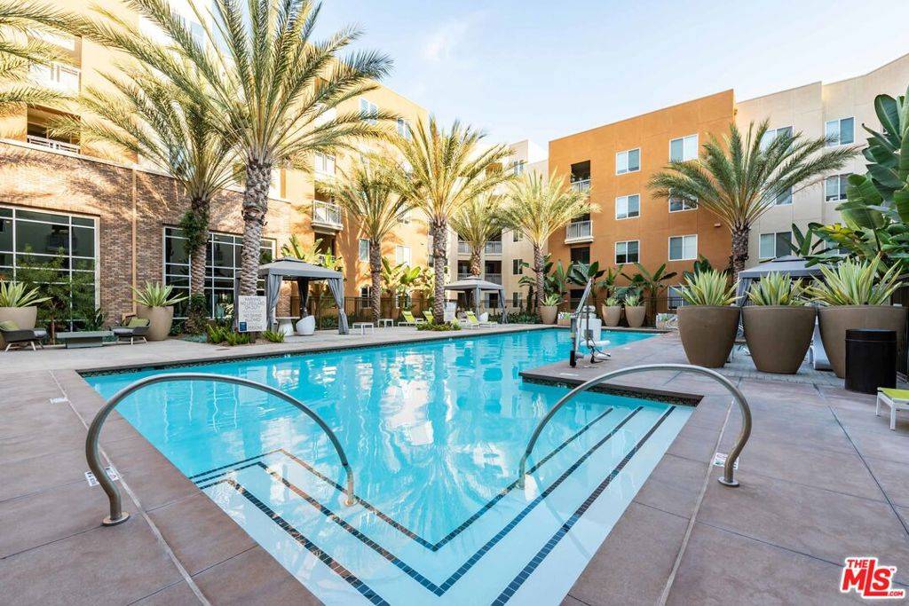 Huntington Beach, CA 92647,7290 Edinger AVE #1108