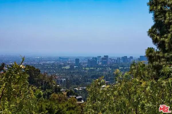 Beverly Hills, CA 90210,9354 Claircrest DR